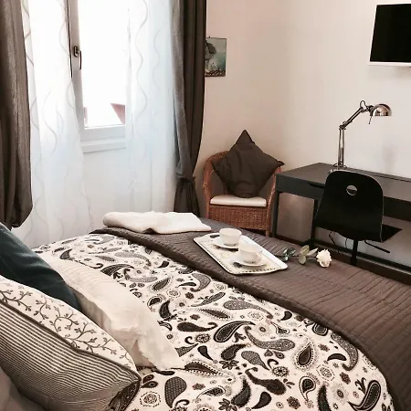 Luxury Bright Flat Downtown Apartment