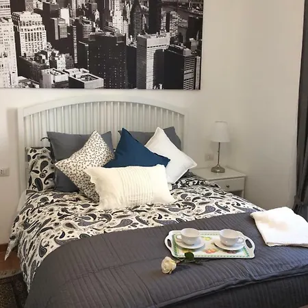 Apartment Luxury Bright Flat Downtown Milan