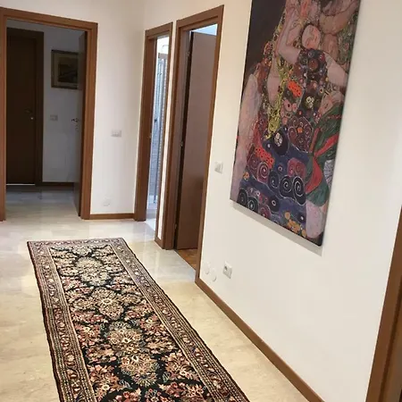 Luxury Bright Flat Downtown