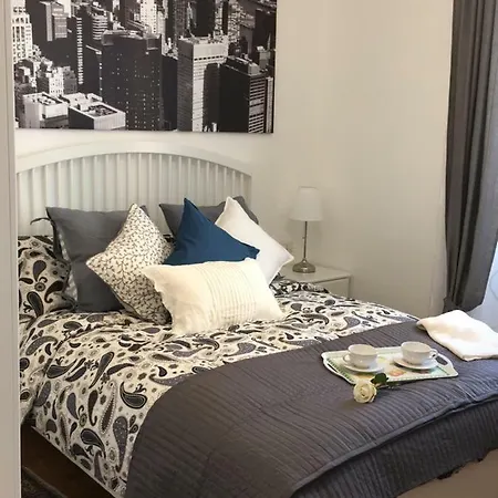 Luxury Bright Flat Downtown * Milan